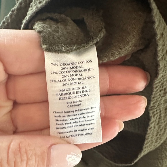 Faherty Marina Seersucker Olive Green Button-Up Women's Top - Picture 7 of 7